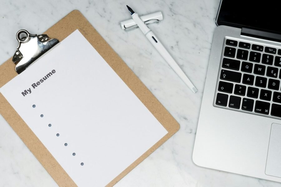 How to Write a Resume With No Experience (With Examples)